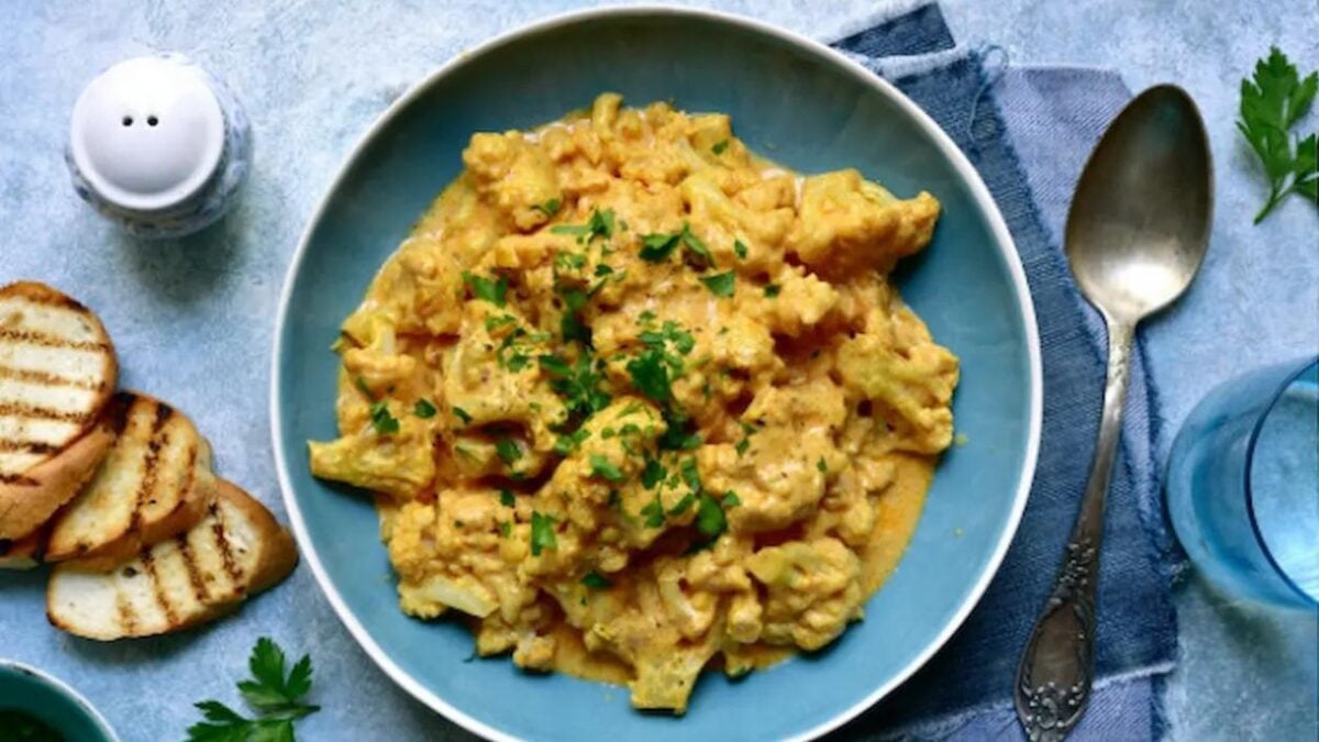 Vegan Methi Chicken Curry with Creamy Fenugreek Onion Sauce