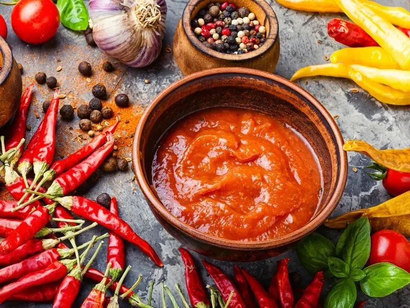 Exploring the Hottest Hot Sauces Around the World: Key Ingredients and DIY Recipe