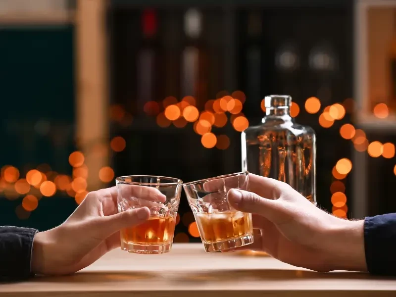 Why Whisky is Trending and Perfect Food Pairings