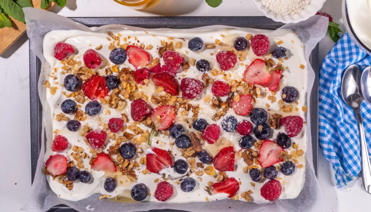 Frozen Yogurt Bark with Granola and Berries